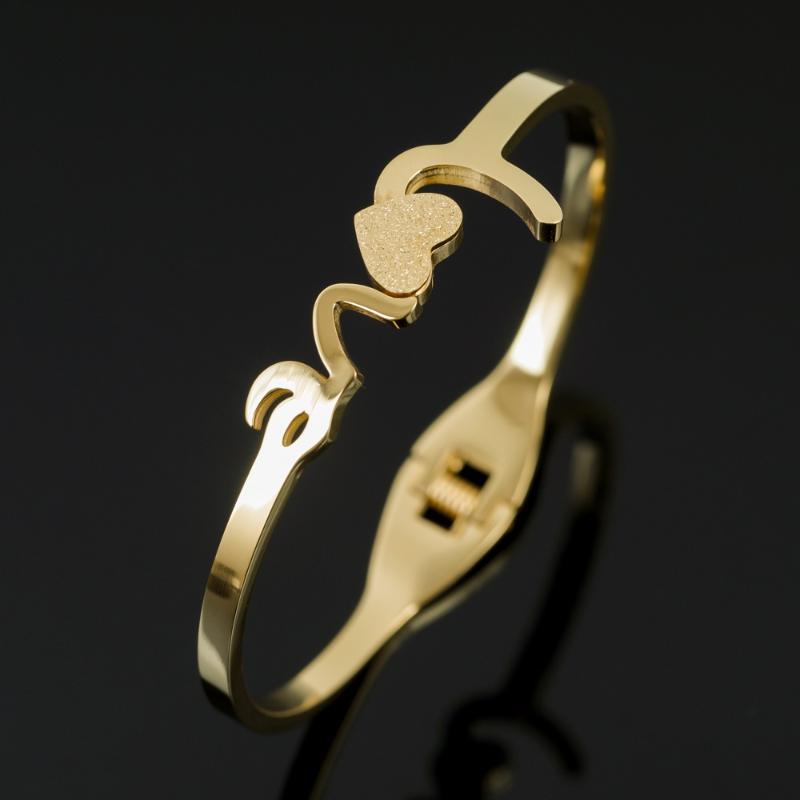 Fashion Love Heart Bangles Bracelets Trendy Charm Stainless Steel Bangle For Women Girls Wedding Bracelet Jewelry
Fashion Love Heart Bangles Bracelets Trendy Charm Stainless Steel Bangle For Women Girls Wedding Bracelet Jewelry