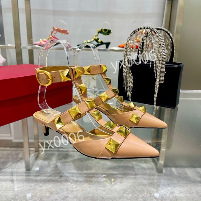2022 High quality luxury Spring 35-42 summer Men's shoes air cushion leisure sports are full of science and technolog yh211226, Choose the color
2022 High quality luxury Spring 35-42 summer Men's shoes air cushion leisure sports are full of science and technolog yh211226, Choose the color