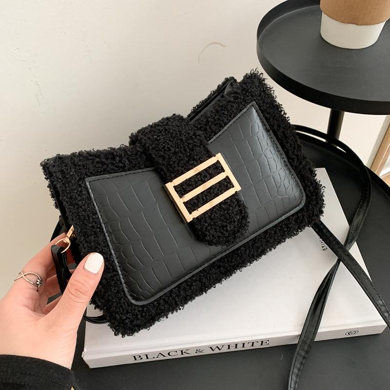 Designer high-end small bags women's 2021 bags new retro fashion winter shoulder bag wild lady messenger bag, Black
Designer high-end small bags women's 2021 bags new retro fashion winter shoulder bag wild lady messenger bag, Black