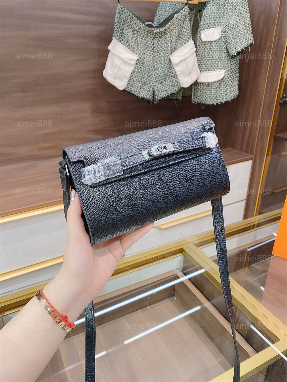 5A Designer Shoulder Bag Handbag women's double flip handbag handbag cross handbags designer personalized fashion banquet bags, High-quality
5A Designer Shoulder Bag Handbag women's double flip handbag handbag cross handbags designer personalized fashion banquet bags, High-quality
