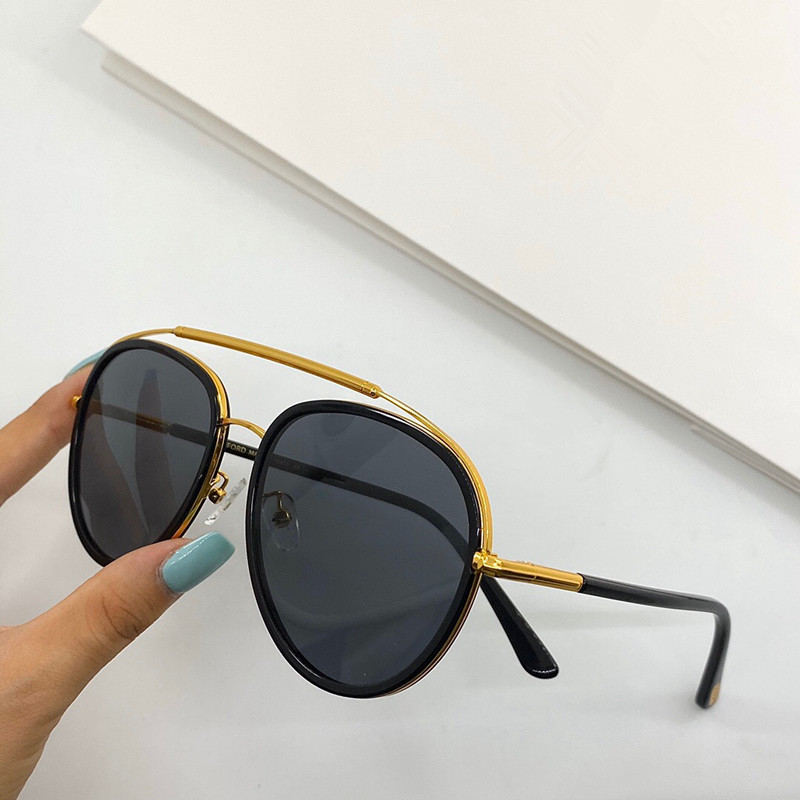 0748 New Sunglasses Women and men Fashion metal oval Frame UV Protection Lens Popular Summer Style Sunglasses Top Quality Come With box
0748 New Sunglasses Women and men Fashion metal oval Frame UV Protection Lens Popular Summer Style Sunglasses Top Quality Come With box