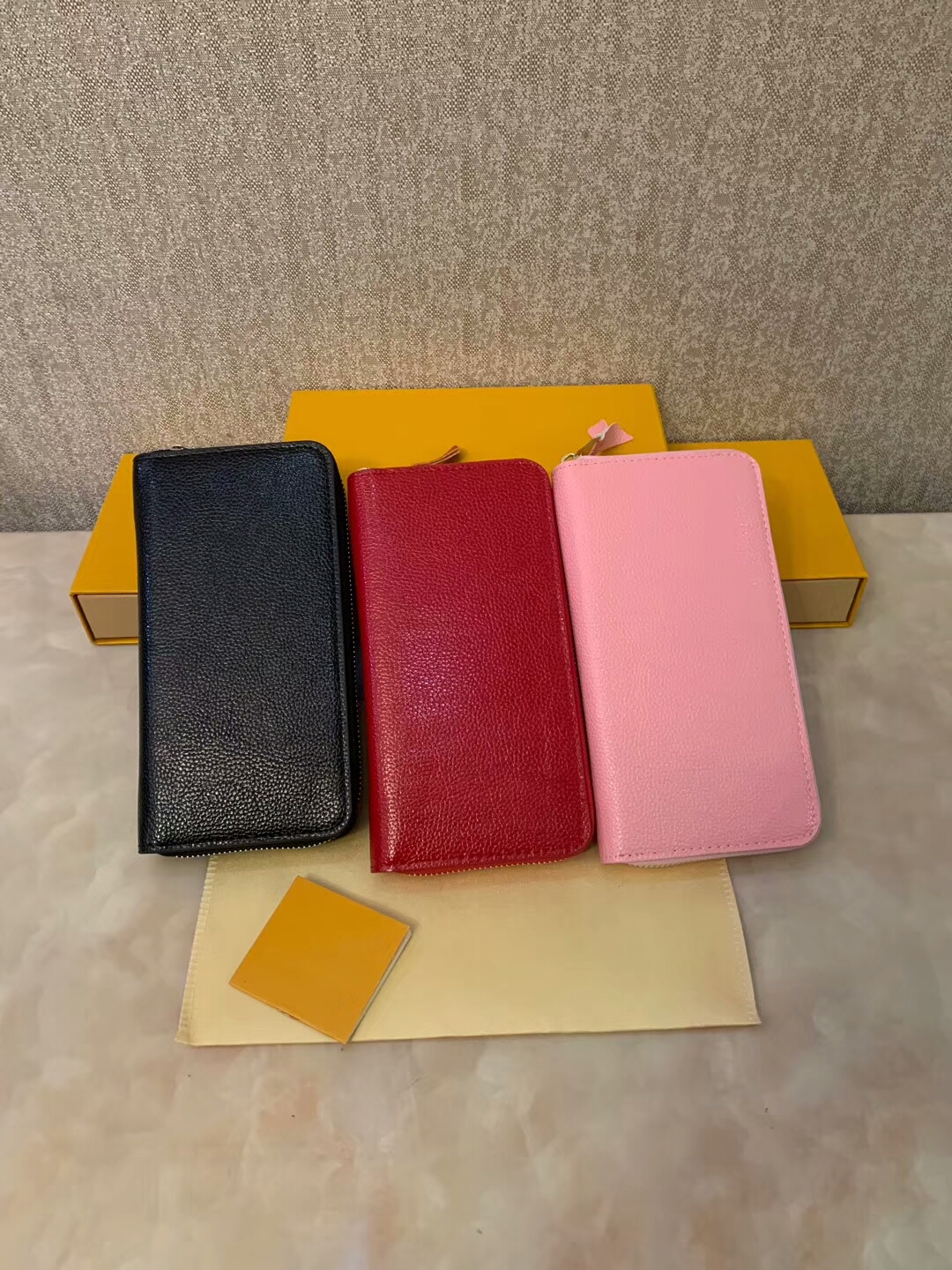 Famous Designer Men wallets Women Wallet Brand emboss Leather Fashion Purse Long Coin Pocket Card Holders, Red emboss
Famous Designer Men wallets Women Wallet Brand emboss Leather Fashion Purse Long Coin Pocket Card Holders, Red emboss