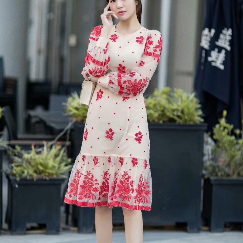 2021 New Autumn Boho Retro-embroidered Flowers Long Sleeves Party Thin Sexy Temperament Tulle Women' High Quality Dress T9hu, Red
2021 New Autumn Boho Retro-embroidered Flowers Long Sleeves Party Thin Sexy Temperament Tulle Women' High Quality Dress T9hu, Red