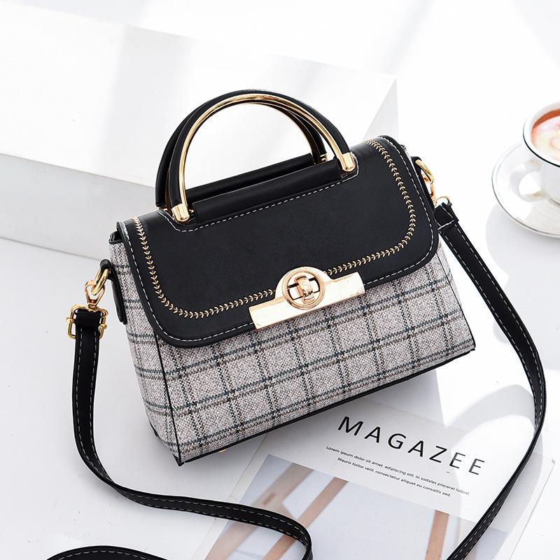 Wholesale 2021 new hot selling fashion one-shoulder sloping bag trend Korean version of personality, Beige
Wholesale 2021 new hot selling fashion one-shoulder sloping bag trend Korean version of personality, Beige