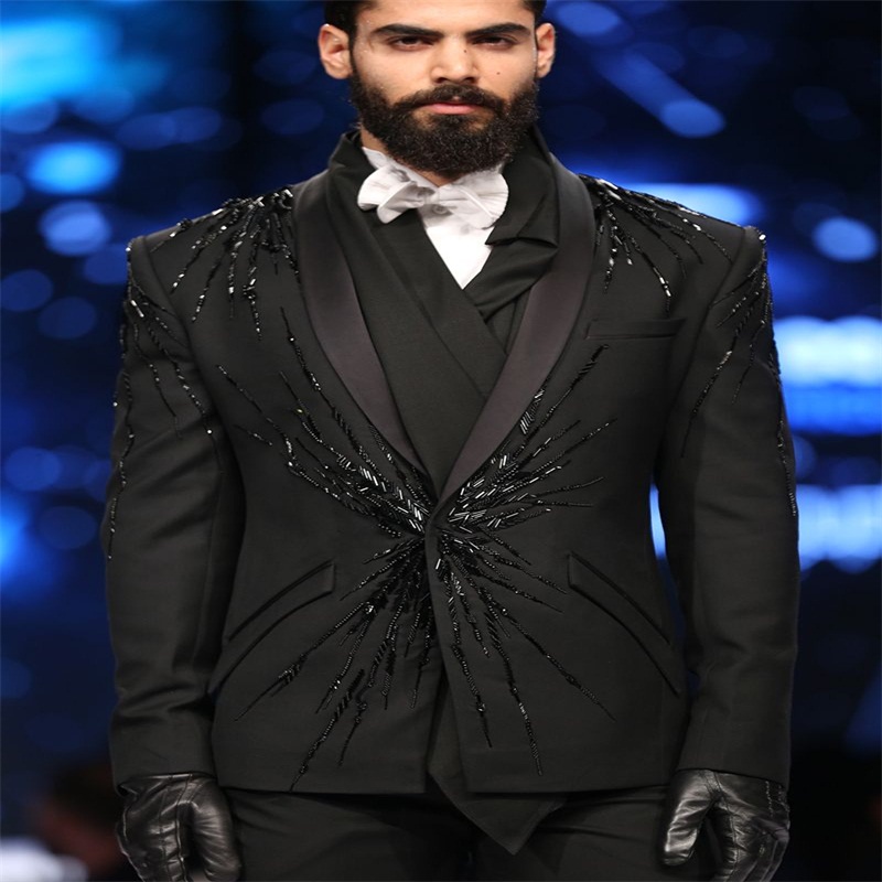 Two Pieces Black Men Suits Luxury Beads Custom Made Men Suits One Button Tuxedos Peaked Lapel Blazer Business Coat+Pant, Grey
Two Pieces Black Men Suits Luxury Beads Custom Made Men Suits One Button Tuxedos Peaked Lapel Blazer Business Coat+Pant, Grey