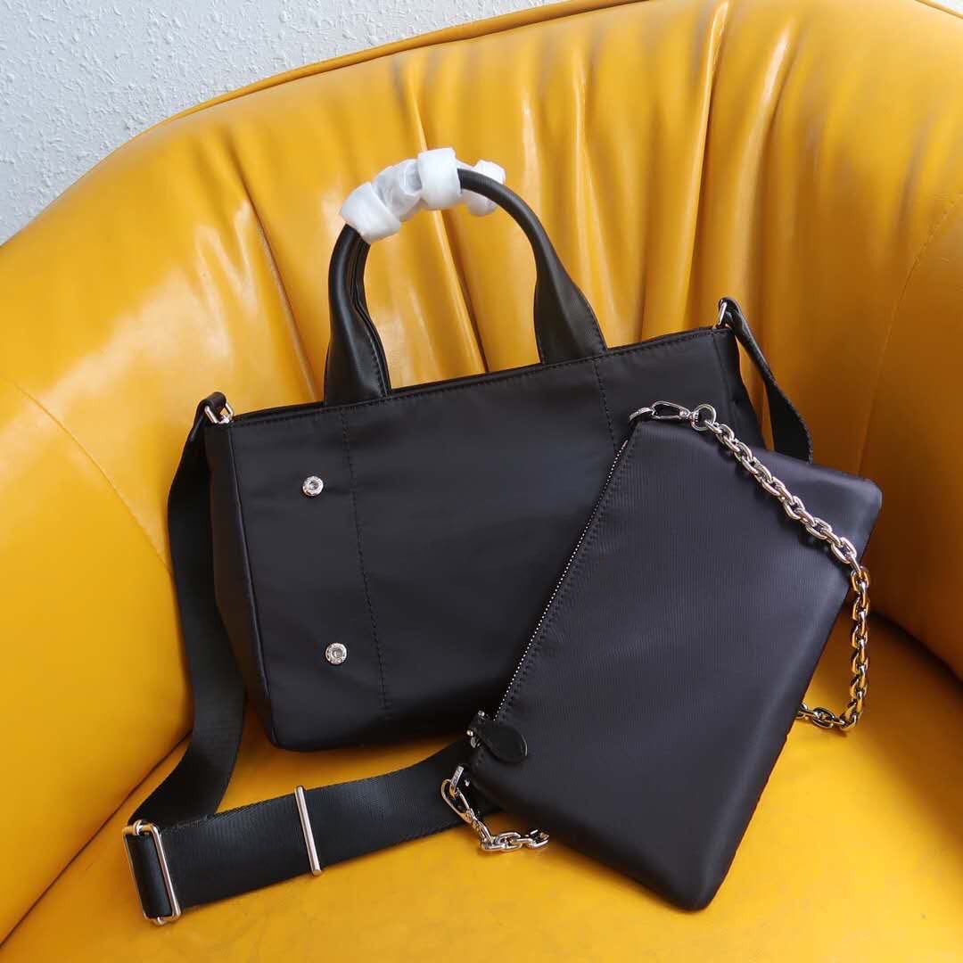 Dicky0750 Fashion handbag twin set tote designer crossbody bags two piece shoulder bag for women lady handbags chain messenger canvas purse hobo backpack wholesale, Extra shipping fee(not for sale)
Dicky0750 Fashion handbag twin set tote designer crossbody bags two piece shoulder bag for women lady handbags chain messenger canvas purse hobo backpack wholesale, Extra shipping fee(not for sale)
