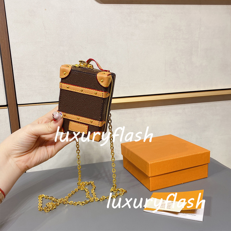 Designers Luxurys Cute Mini Crossbody Bags Soft Trunk Backpack Keychain Leather Vintage Chain Coin Purse Brown Old Flower Letter Handbags, Brown letter
Designers Luxurys Cute Mini Crossbody Bags Soft Trunk Backpack Keychain Leather Vintage Chain Coin Purse Brown Old Flower Letter Handbags, Brown letter