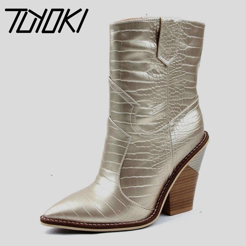 Tuyoki Women Warm Western Cowgirl Boots Winter Half Short Boots Brand New Pointed Toe Quality Designer Shoes Women Size 35-43, Brown
Tuyoki Women Warm Western Cowgirl Boots Winter Half Short Boots Brand New Pointed Toe Quality Designer Shoes Women Size 35-43, Brown