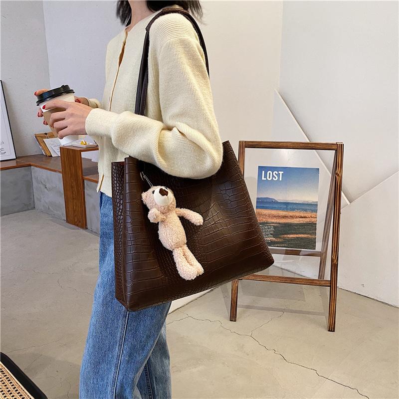 College students' class bag female 2021 new large-capacity tote bag shoulder messenger crocodile pattern, Coffee
College students' class bag female 2021 new large-capacity tote bag shoulder messenger crocodile pattern, Coffee