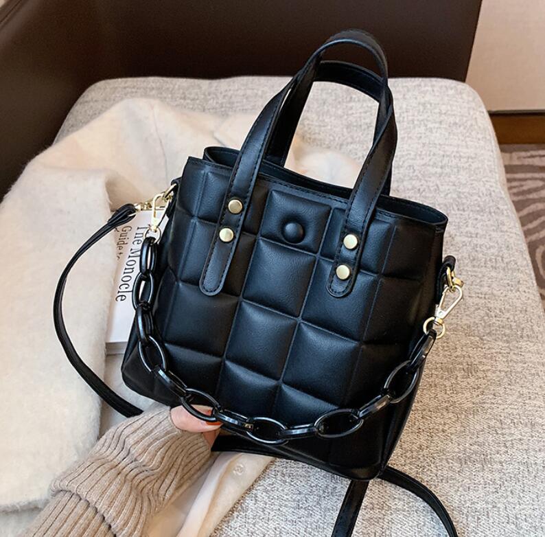 HBP women new Plaid square tote bag fashion new high quality PU leather lady designer handbag large capacity one-shoulder messenger bag, Red
HBP women new Plaid square tote bag fashion new high quality PU leather lady designer handbag large capacity one-shoulder messenger bag, Red