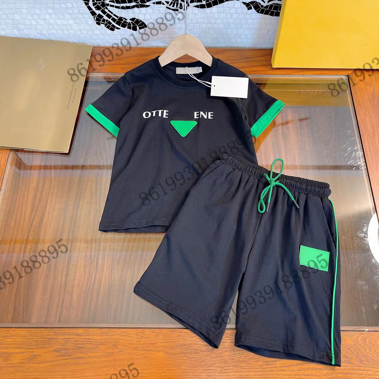 2022SS summer casual t shirts new girls sports sets short sleeve polo shirt+shorts pants suit classic printing cotton brand designer t-shit boys tops &tees, Customize
2022SS summer casual t shirts new girls sports sets short sleeve polo shirt+shorts pants suit classic printing cotton brand designer t-shit boys tops &tees, Customize