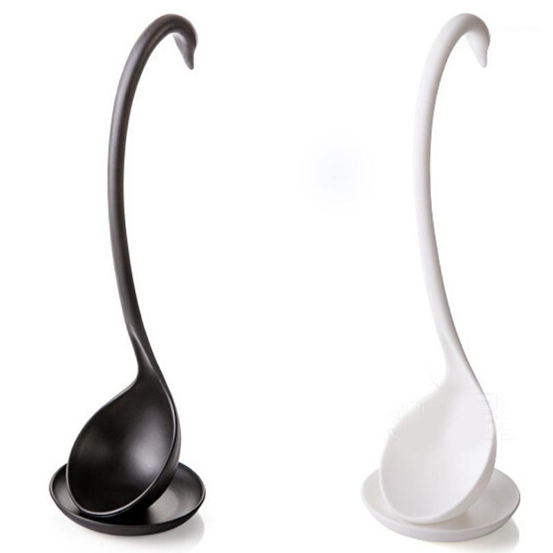 Wholesale- swan shape can be vertical plastic spoon kitchen cutlery spoon long handle large spoon black white color kitchen accessories1
Wholesale- swan shape can be vertical plastic spoon kitchen cutlery spoon long handle large spoon black white color kitchen accessories1