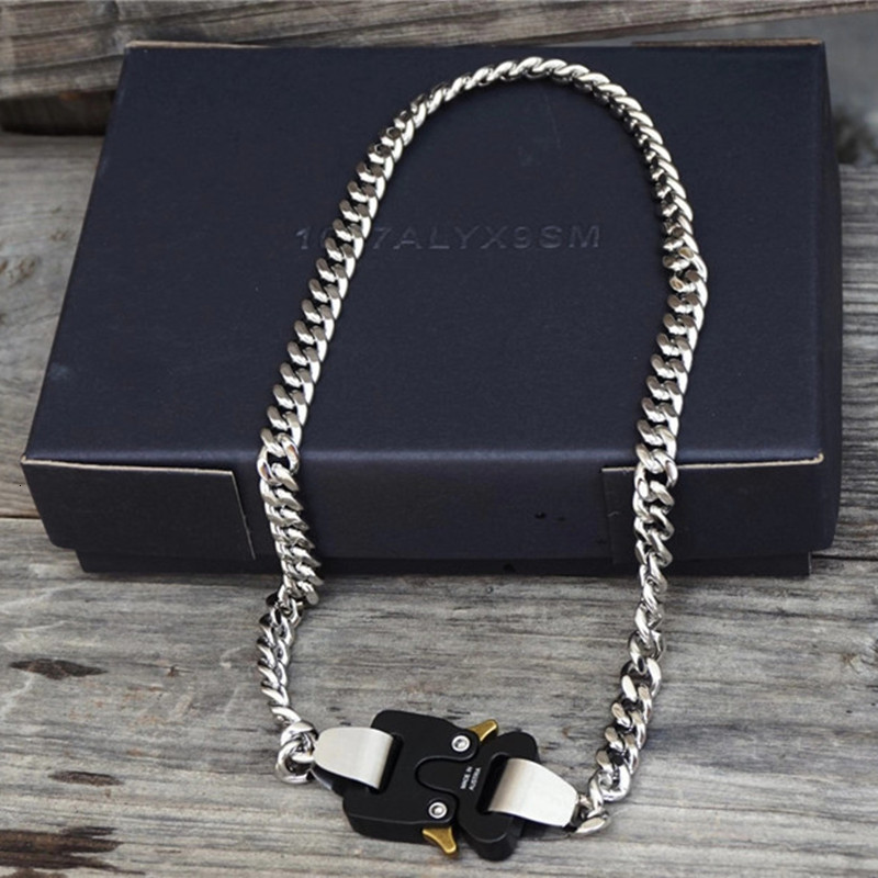 2021 New Skateboard 1017 9sm Hero Chain Men Women Titanium Metal Buckle Alyx Necklace Accessories Ek7k
2021 New Skateboard 1017 9sm Hero Chain Men Women Titanium Metal Buckle Alyx Necklace Accessories Ek7k