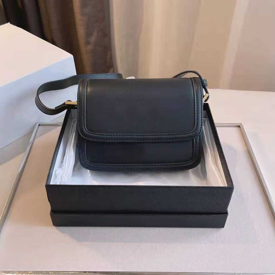 Tofu Bags Single Shoulder Fashion Bag Messenger Bag luxury wholesale detachable shoulders strap popular favorite, suitable for any occasion, Red gold
Tofu Bags Single Shoulder Fashion Bag Messenger Bag luxury wholesale detachable shoulders strap popular favorite, suitable for any occasion, Red gold