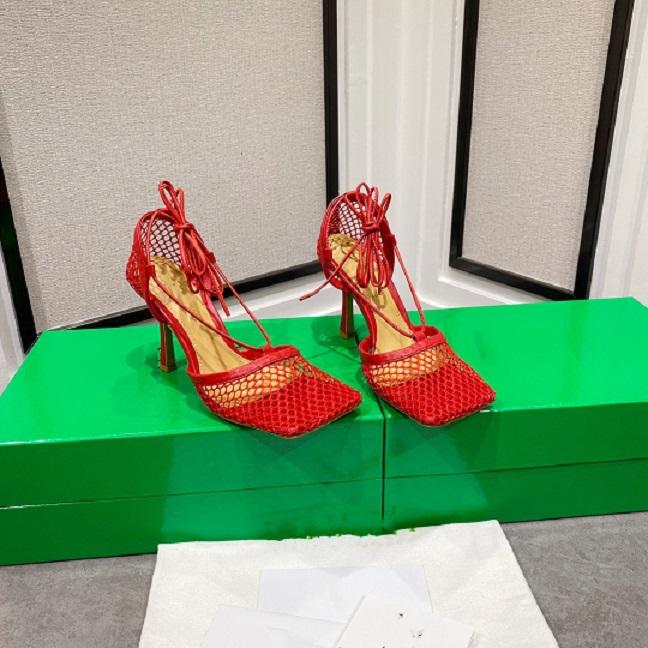 2021 fashion designer mesh strap with high heel square sandals is a must for sexy girls in summerIncluding boxes and bags size35-42, Black
2021 fashion designer mesh strap with high heel square sandals is a must for sexy girls in summerIncluding boxes and bags size35-42, Black