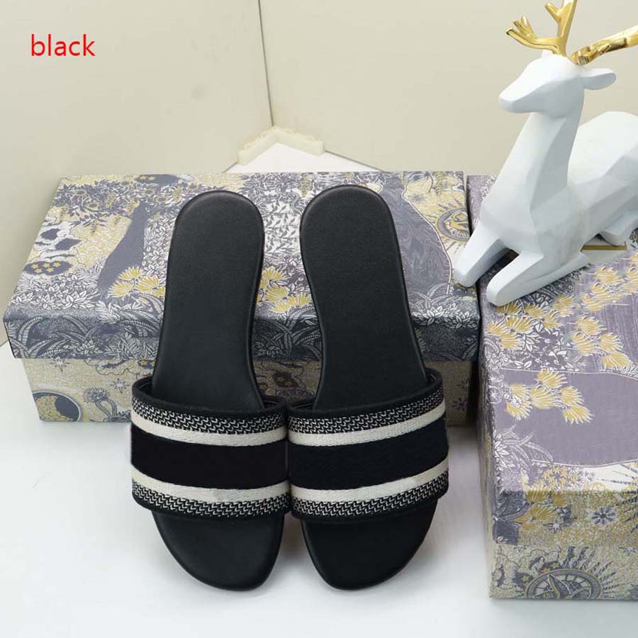 luxury Designer Leather Ladies Sandals Summer Flat Slipper fashion beach woman Big head Slipper Rainbow letters slippers size 35-42, Black
luxury Designer Leather Ladies Sandals Summer Flat Slipper fashion beach woman Big head Slipper Rainbow letters slippers size 35-42, Black