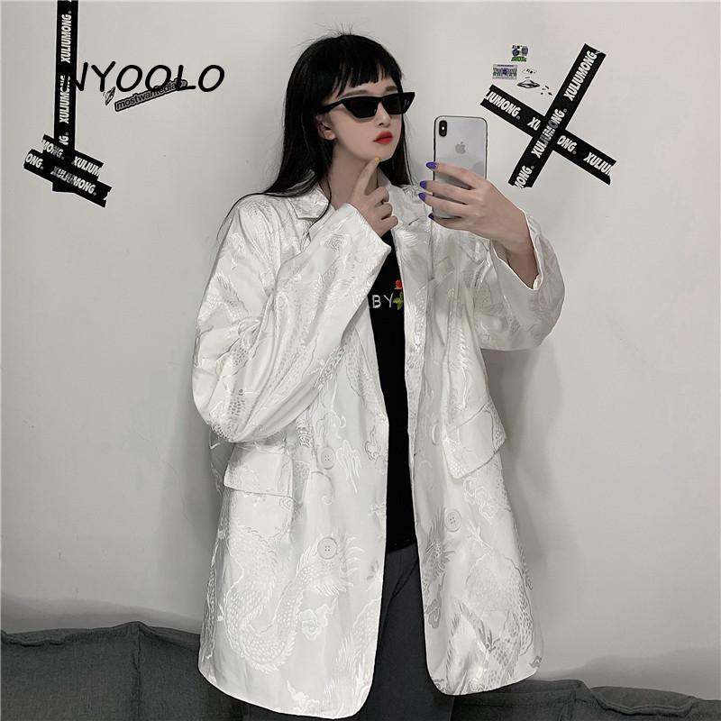 NYOOLO Harajuku design Dragon pattern long sleeve elegant white blazer suit women Autumn loose Double breasted jacket outerwear
NYOOLO Harajuku design Dragon pattern long sleeve elegant white blazer suit women Autumn loose Double breasted jacket outerwear
