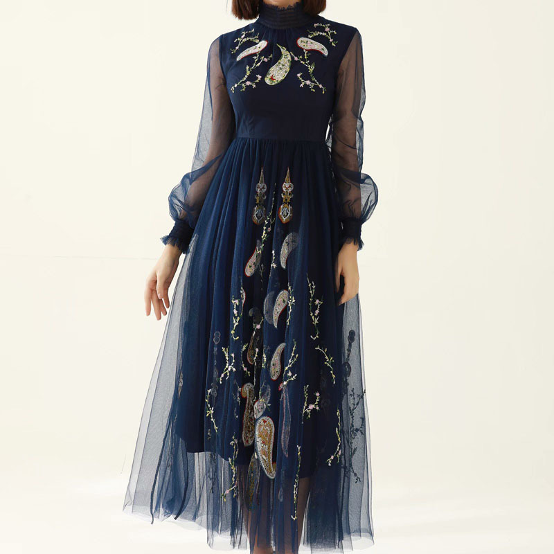 2021 Spring Track New Retro Ethnic Style Embroidered Long-sleeve Flowers Great Pendulum Tulle Dress 57m7, Navy blue.
2021 Spring Track New Retro Ethnic Style Embroidered Long-sleeve Flowers Great Pendulum Tulle Dress 57m7, Navy blue.