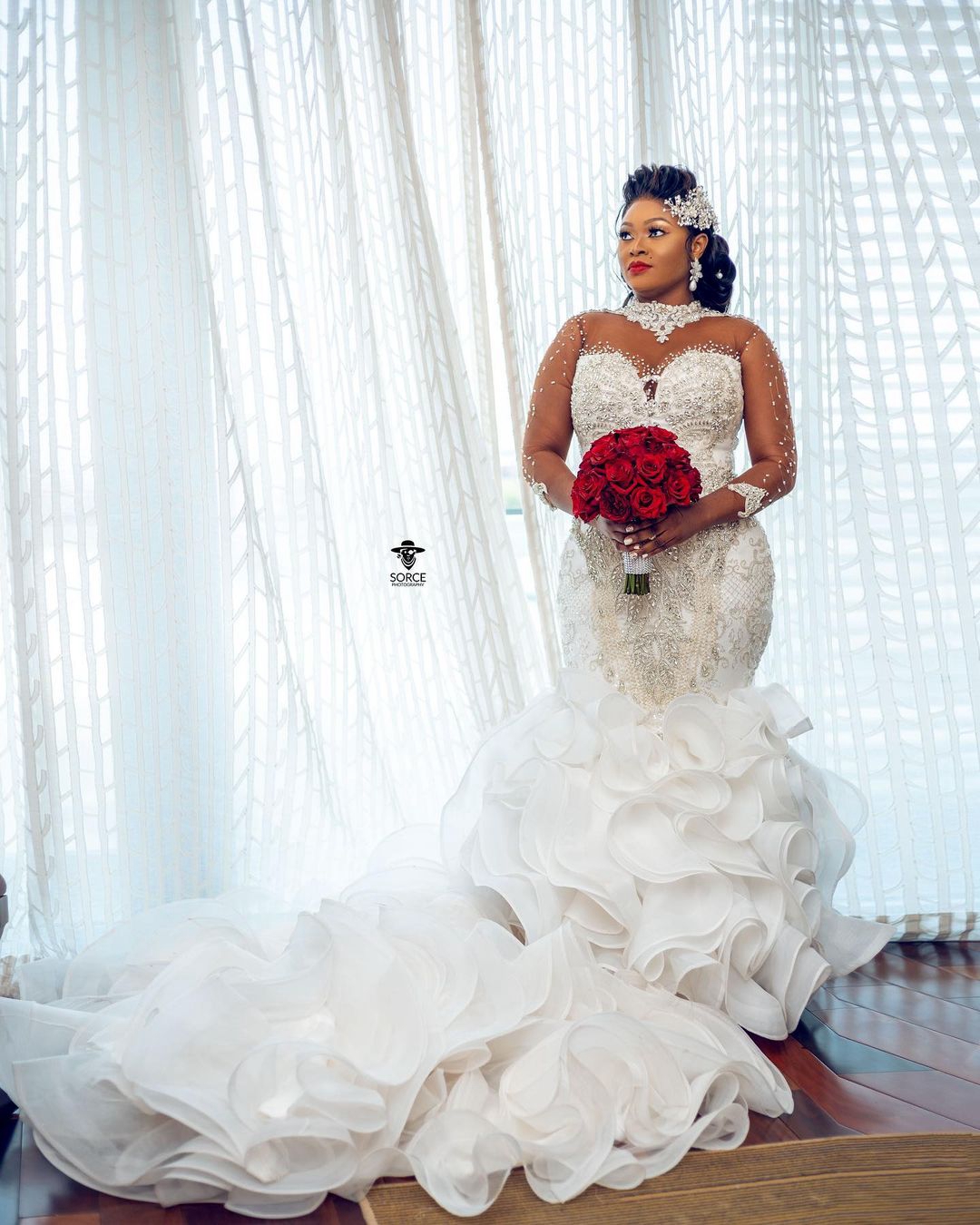 Plus Size Aso Ebi Wedding Dress Train Flouncing Ruffles Long Sleeves High Neck Crystals Beaded Lace-up Back Bridal Gowns 2022 Vestido de Noiva Robe De