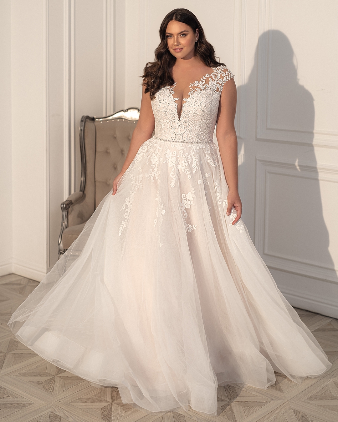 Plus Charming Beaded Size Lace Wedding Dresses Sheer V Neck A Line Bridal Gowns Sweep Train Tulle Robe De Marie