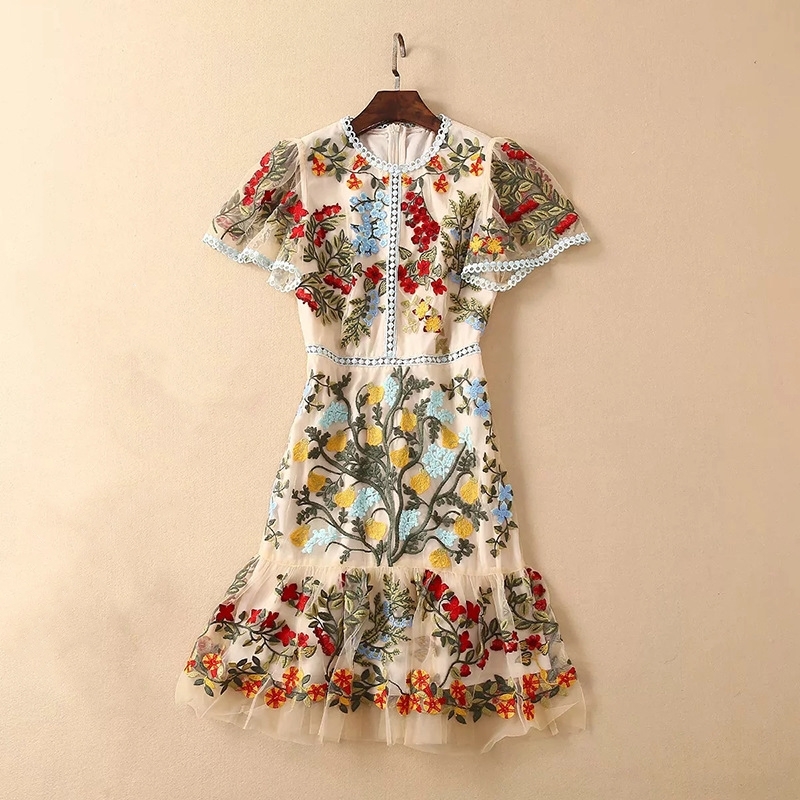 2021 New Runway Summer Designer Hollow Gowns of Women Vintage Short Sleeve Embroidered Nude Lace Boutique Party Dresses Ty1c
2021 New Runway Summer Designer Hollow Gowns of Women Vintage Short Sleeve Embroidered Nude Lace Boutique Party Dresses Ty1c