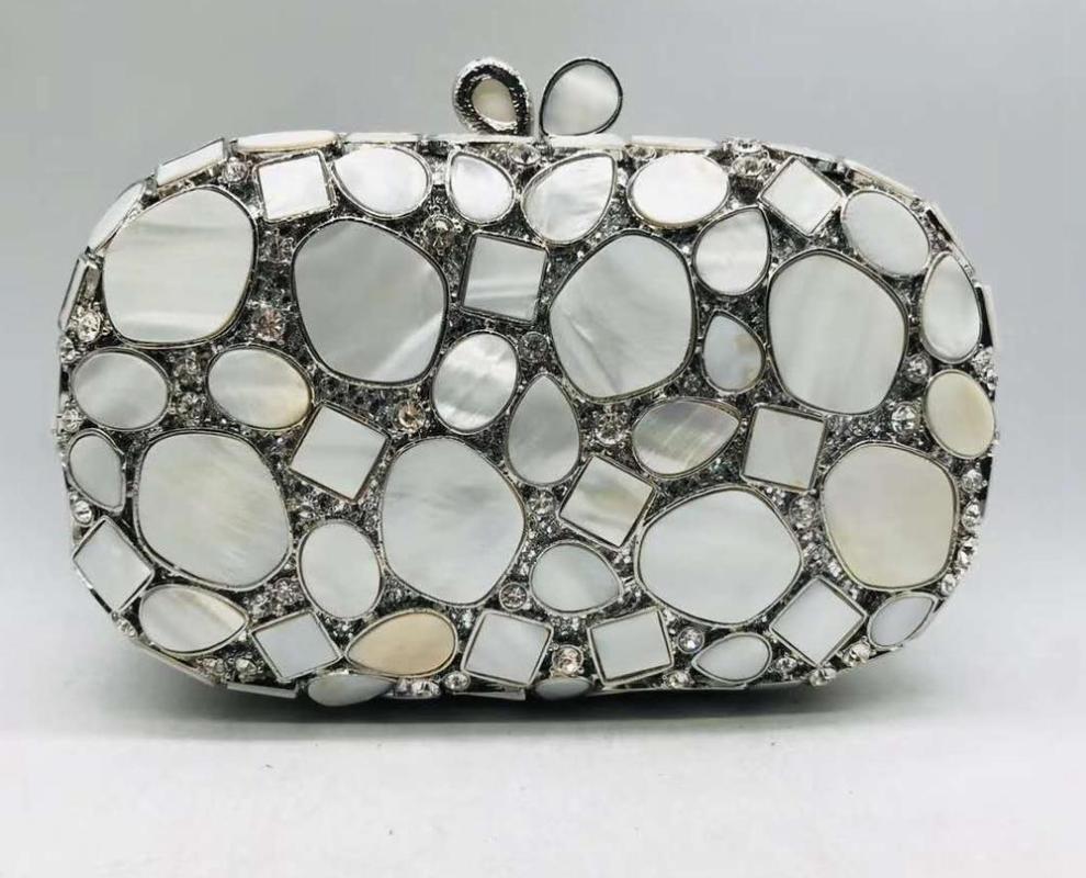 Latest Party Evening Small Purse Handbags Wedding Clutch Female Crystal Wedding Purses and Handbag Exquisite Chain Shoulder Bag, Color same picture
Latest Party Evening Small Purse Handbags Wedding Clutch Female Crystal Wedding Purses and Handbag Exquisite Chain Shoulder Bag, Color same picture