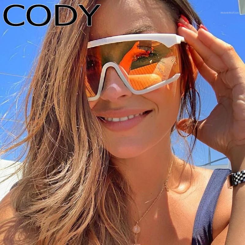 QS9049 Fashion Sunglasses Women Design Black Gray Glasses Female Men One-piece Sun Glasses UV4001
QS9049 Fashion Sunglasses Women Design Black Gray Glasses Female Men One-piece Sun Glasses UV4001