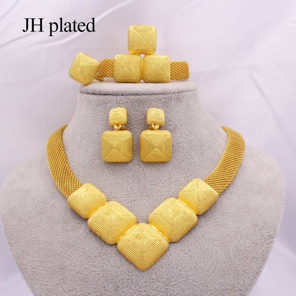Jewelry sets African gold for women Dubai wedding gifts bridal party Necklace Bracelet earrings ring set collares jewellery LJ200918, Silver
Jewelry sets African gold for women Dubai wedding gifts bridal party Necklace Bracelet earrings ring set collares jewellery LJ200918, Silver