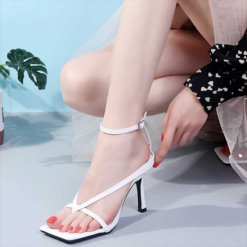 For Summer hot-selling women's high-heeled sandals V-neck Shoes simple versatile Narrow Band Vintage square toe sandals, Black
For Summer hot-selling women's high-heeled sandals V-neck Shoes simple versatile Narrow Band Vintage square toe sandals, Black