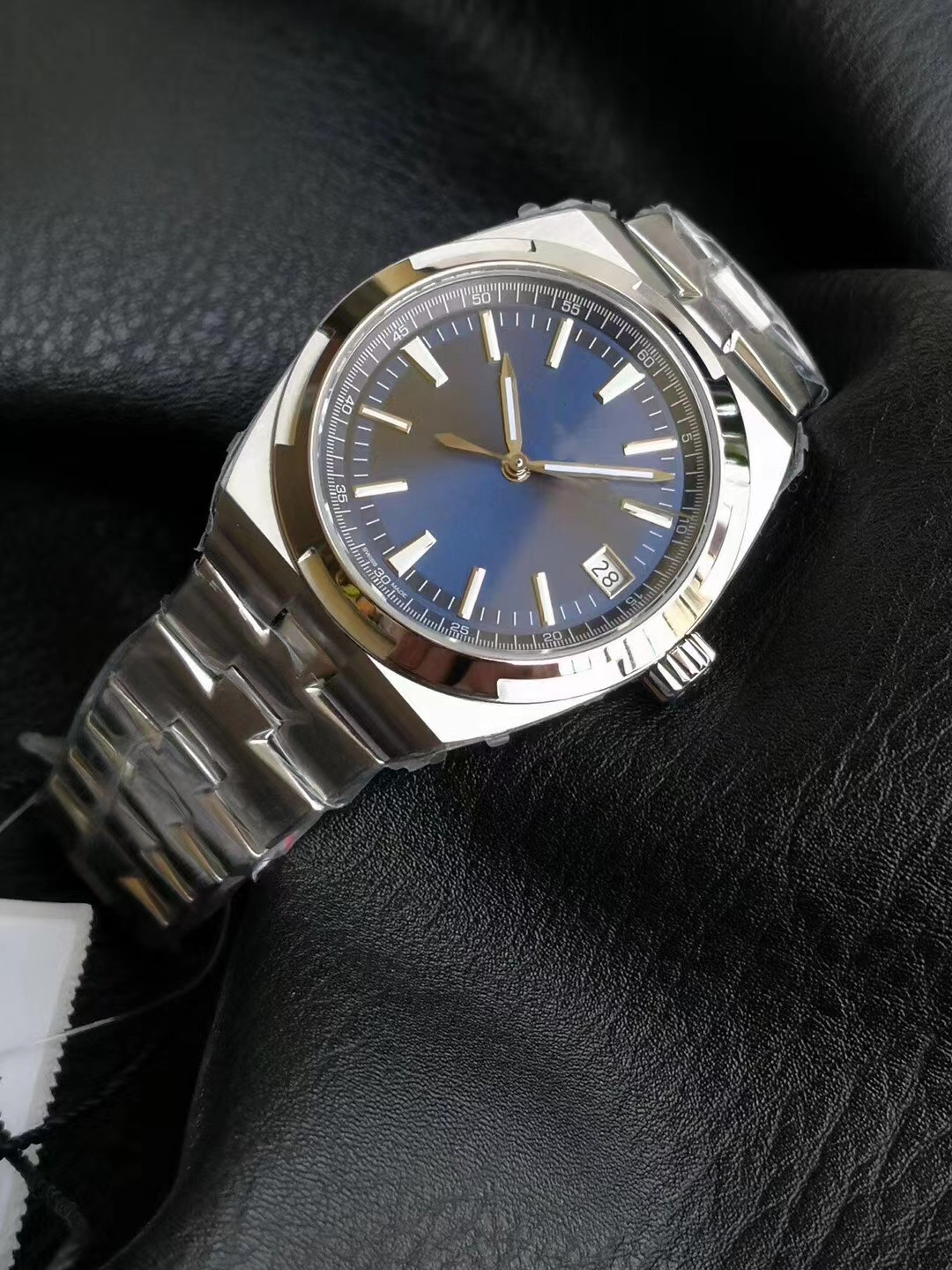 8F 4500V/110A-B126 Watch Diameter 41 mm equipped with 5100 self-actuating movement sapphire glass mirror steel case with waterproof strap, As shown
8F 4500V/110A-B126 Watch Diameter 41 mm equipped with 5100 self-actuating movement sapphire glass mirror steel case with waterproof strap, As shown