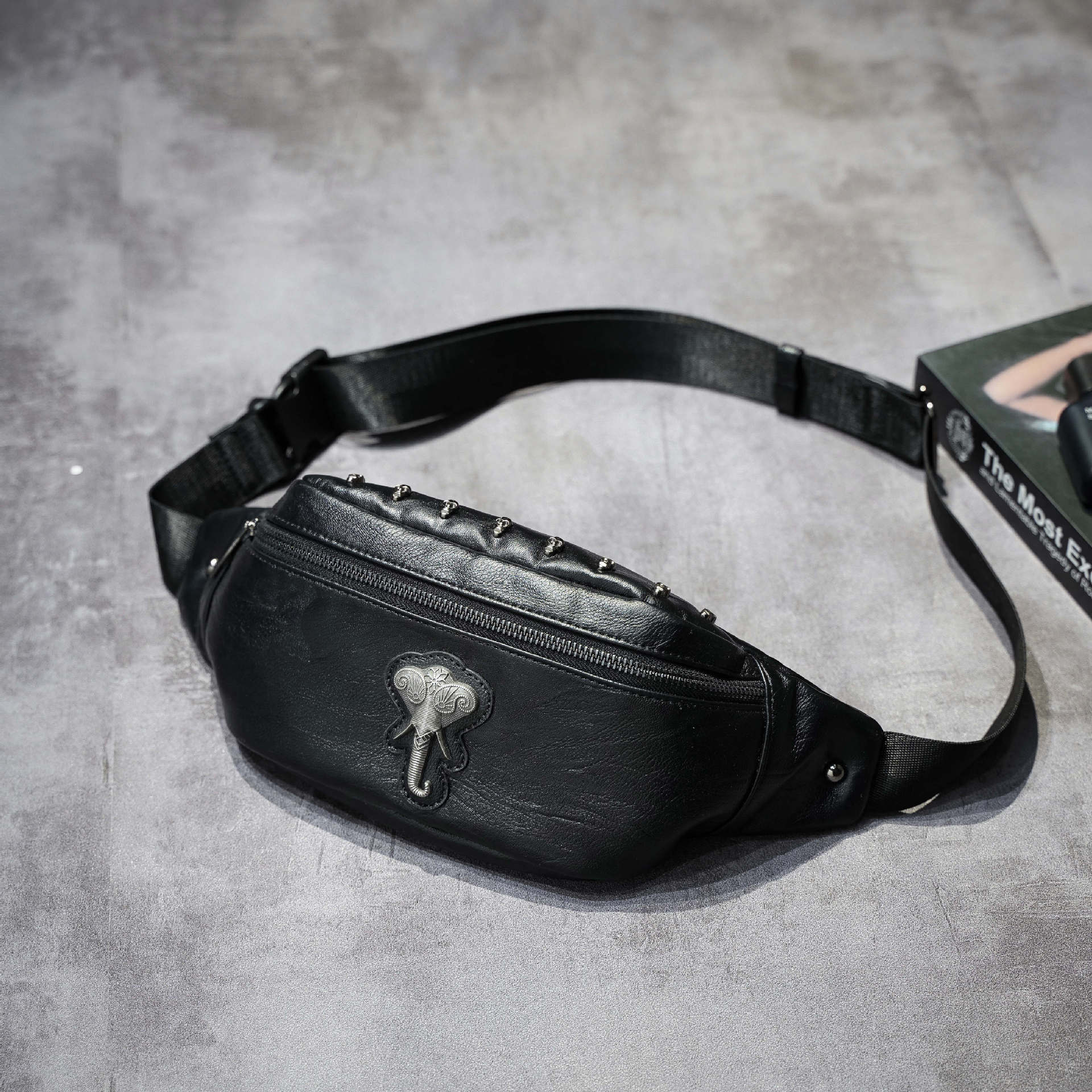 Fanny Packs Waist Pack Bag with Zipper Pockets Adjustable Belt PU Leather for Men Women Fashion Travel Pouch
