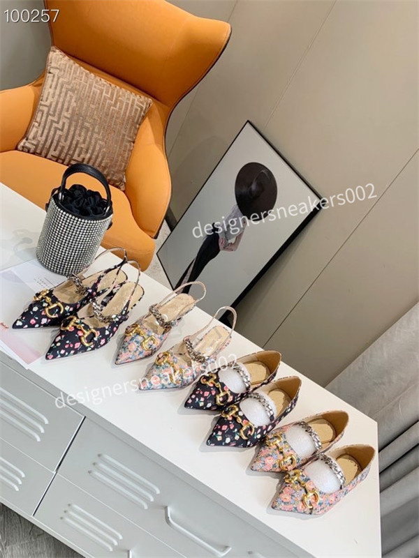 the new Pumps Patent Leather Dress Wedding Shoes Ladies sexy High-heeled Shoes Ankle Strap Pumps Metal fashion heel ht201101, 02
the new Pumps Patent Leather Dress Wedding Shoes Ladies sexy High-heeled Shoes Ankle Strap Pumps Metal fashion heel ht201101, 02