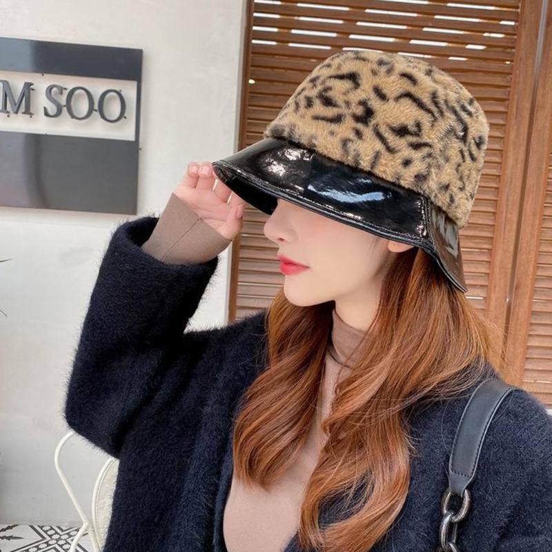 Women Winter Fuzzy Plush Leopard Bucket Hat Faux Patent Leather Short Brim Harajuku Outdoor Warm Panama Fisherman Cap, White
Women Winter Fuzzy Plush Leopard Bucket Hat Faux Patent Leather Short Brim Harajuku Outdoor Warm Panama Fisherman Cap, White