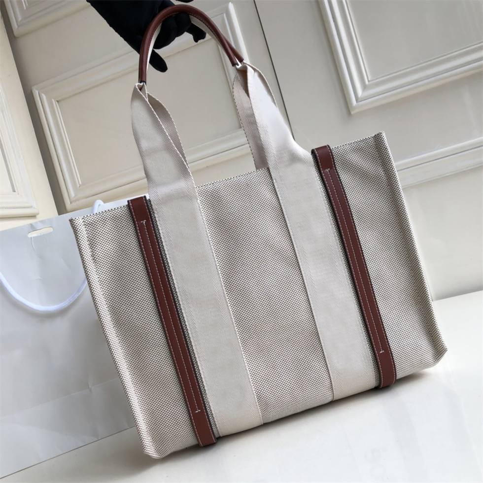 Luxury Design Fashion Woody Tote Bags Handbags Shoulder Bag Women's Crossbody Retro Large Capacity Lady Cosmetic Bucket Messenger Backpack, Gift
Luxury Design Fashion Woody Tote Bags Handbags Shoulder Bag Women's Crossbody Retro Large Capacity Lady Cosmetic Bucket Messenger Backpack, Gift