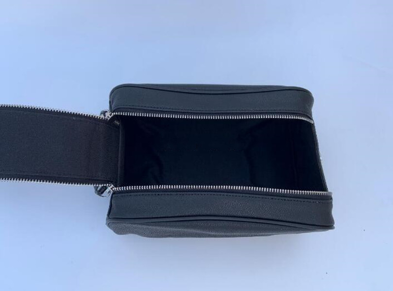 Best selling quality men travelling toilet bag fashion women wash bag large capacity cosmetic bags makeup toiletry bag Pouch 26CM, Brown grid
Best selling quality men travelling toilet bag fashion women wash bag large capacity cosmetic bags makeup toiletry bag Pouch 26CM, Brown grid