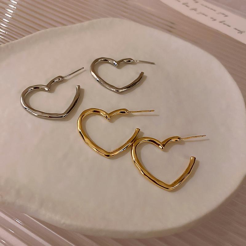 

Hoop & Huggie 2022 Korean Big Heart Metal Simple Personality Earrings For Women Fashion Jewelry Party Gold Color Oorbellen Brincos, Golden;silver