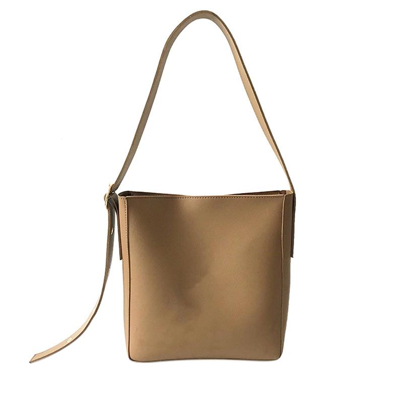 High Quality Ladies Solid Color Messenger Bags For Women 2021 Casual Handbags Leather Shoulder Bag Large Capacity Bucket Bag, Khaki
High Quality Ladies Solid Color Messenger Bags For Women 2021 Casual Handbags Leather Shoulder Bag Large Capacity Bucket Bag, Khaki