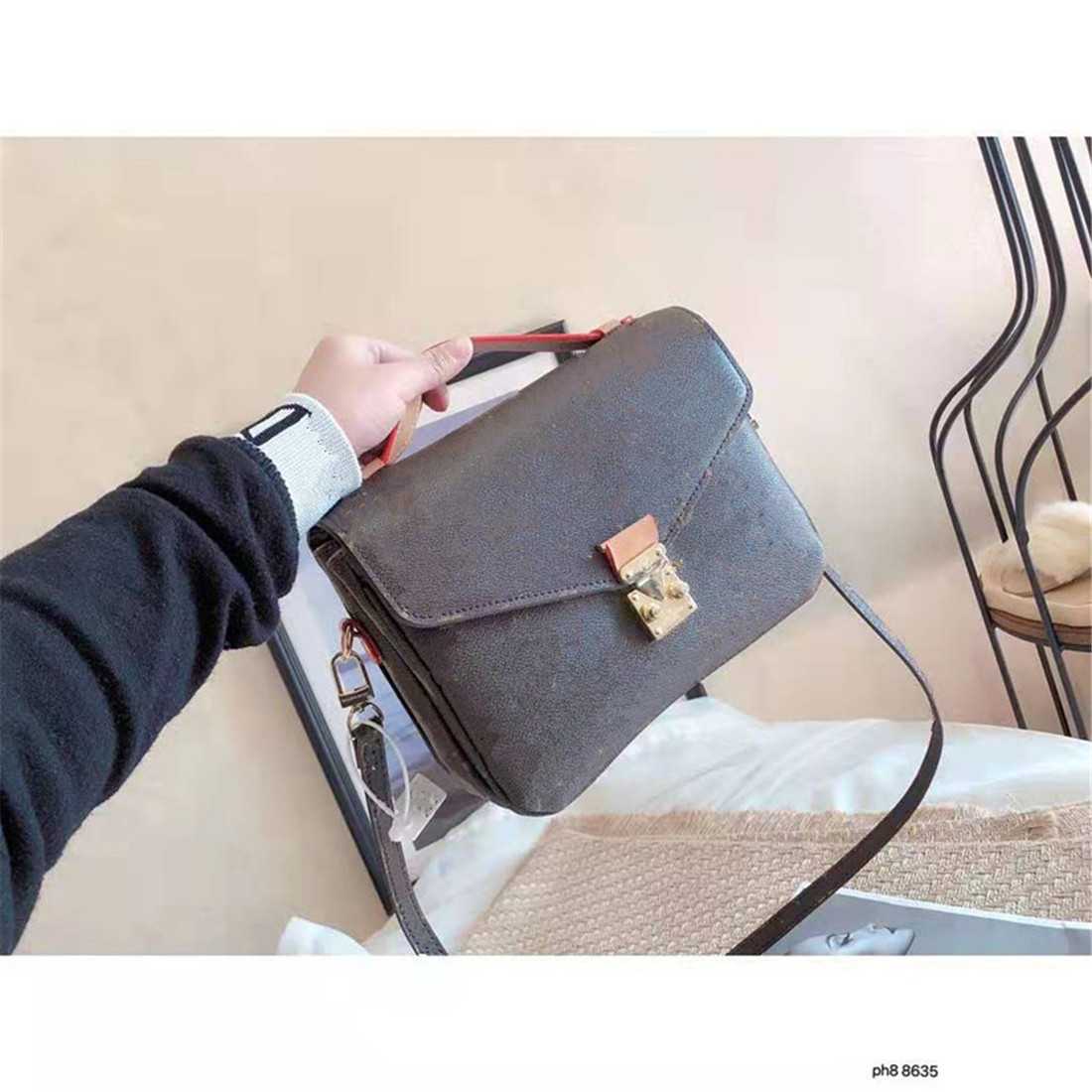 Women Shoulder Bags Lady Presbyopic Single Genuine Leather Handbag Fashion Woman Bags Vintage Portable Inclined Bag Tote Handbags, Split
Women Shoulder Bags Lady Presbyopic Single Genuine Leather Handbag Fashion Woman Bags Vintage Portable Inclined Bag Tote Handbags, Split