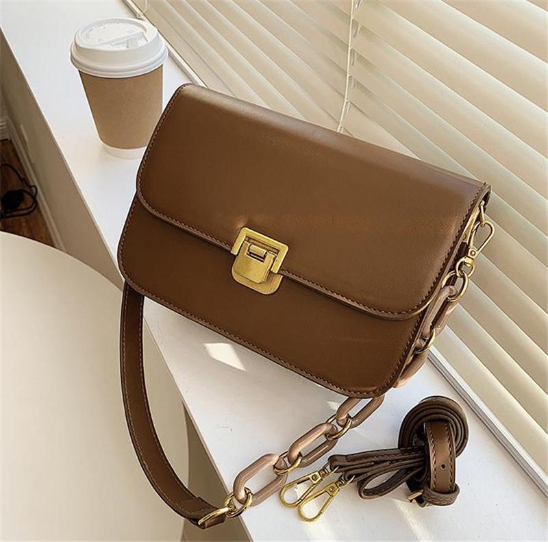 2021 Acrylic Chain Design PU Leather Shoulder Bags For Women SimpleSmall Square Bag elegant Lock chain Crossbody Bag black
2021 Acrylic Chain Design PU Leather Shoulder Bags For Women SimpleSmall Square Bag elegant Lock chain Crossbody Bag black