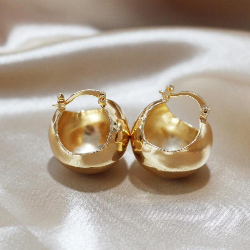 Hoop & Huggie 2021 Ins Earrings Glossy Round Ball Ear Clasps Women Brass Gold White Statements Fashion Jewelry Selling HE806
Hoop & Huggie 2021 Ins Earrings Glossy Round Ball Ear Clasps Women Brass Gold White Statements Fashion Jewelry Selling HE806