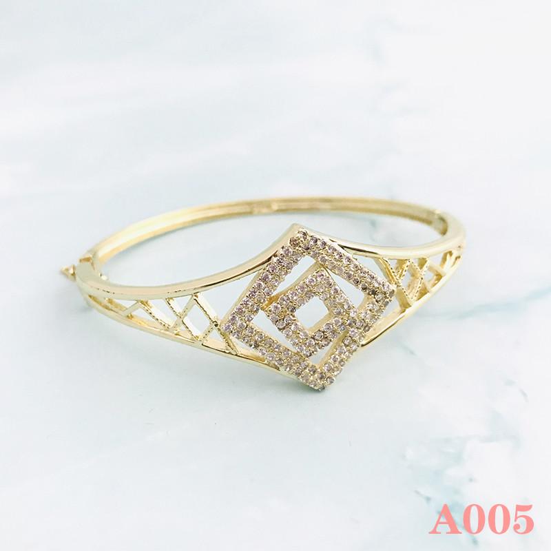 1 Stock New Copper Crystal Bracelet for Women Gold ColorFemale Stainless Steel Bracelets Bangles A cheap discount price 
1 Stock New Copper Crystal Bracelet for Women Gold ColorFemale Stainless Steel Bracelets Bangles A cheap discount price