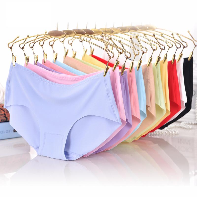 2020 Women Underwear Solid Color Ultra-thin Panties Summer Seamless Traceless Lingerie Mid Waist Briefs, Black
2020 Women Underwear Solid Color Ultra-thin Panties Summer Seamless Traceless Lingerie Mid Waist Briefs, Black