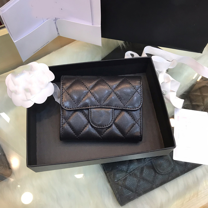 2019 Classic Pack Double deck cartridges Large capacity 315044 women wallets There is a card slot on the back Very practical coin purse, Brown;gray
2019 Classic Pack Double deck cartridges Large capacity 315044 women wallets There is a card slot on the back Very practical coin purse, Brown;gray