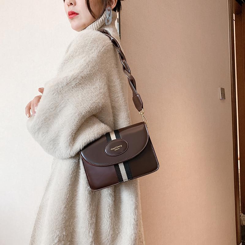 Retro PU Leather Small Square Bagfor Women 2021 Woven Shoulder Strap Shoulder Bag Daily Office Casual Ladies Crossbody Bag Black
Retro PU Leather Small Square Bagfor Women 2021 Woven Shoulder Strap Shoulder Bag Daily Office Casual Ladies Crossbody Bag Black