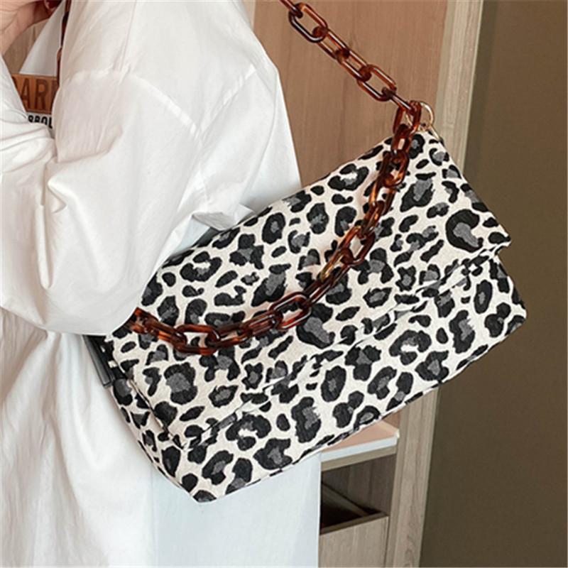 Leopard Print Chain Square Handbag 2020 New Women All-match Canvas Shoulder Bags Elegant Female Unique Diagonal Tote Handbag Sac, Zebra pattern
Leopard Print Chain Square Handbag 2020 New Women All-match Canvas Shoulder Bags Elegant Female Unique Diagonal Tote Handbag Sac, Zebra pattern