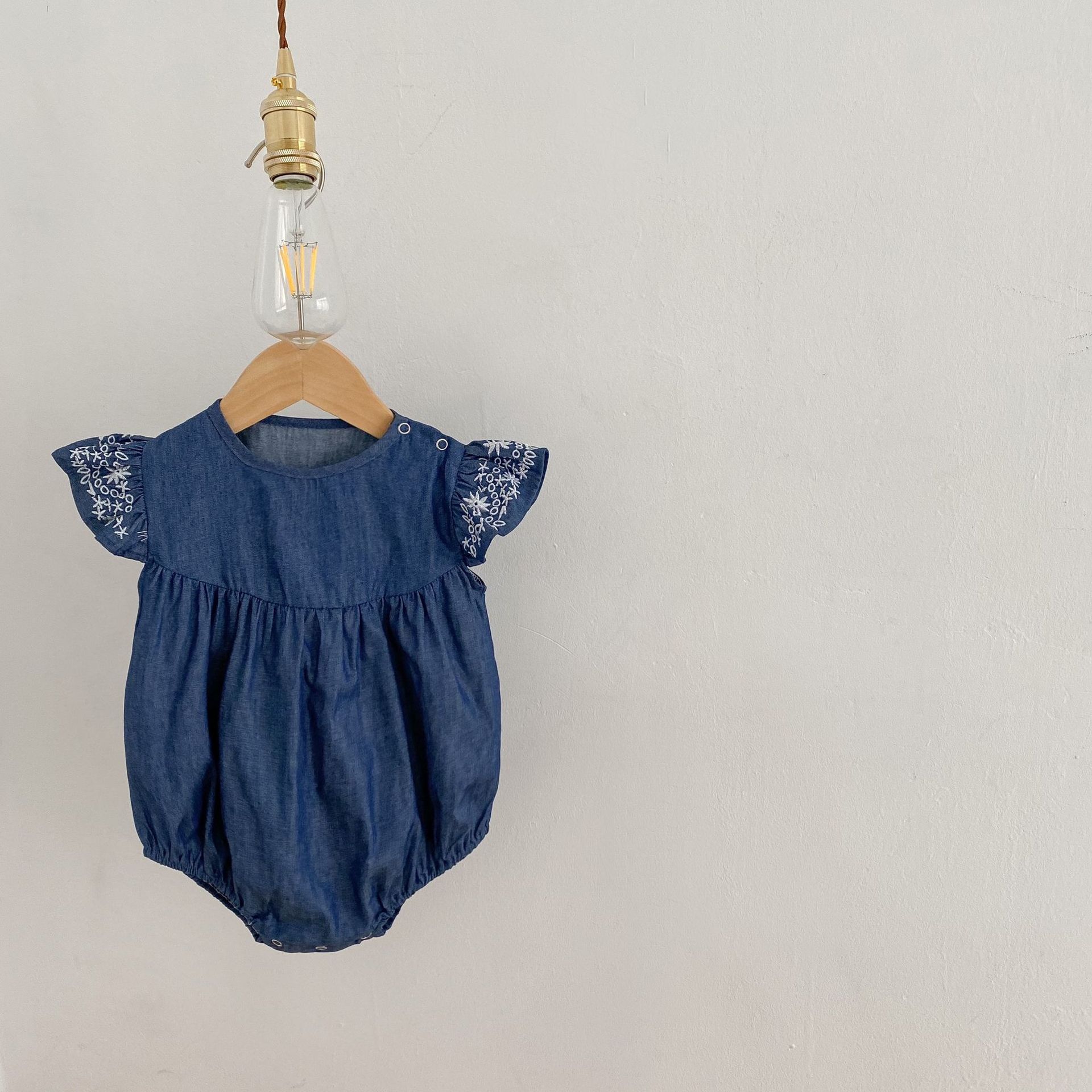 Ins Infant Flower Romper Summer Baby Girl Cotton Denim Embroidered Flying Sleeve Jumpsuit Cute Newborn Casual Onesie Climb Clothes C6787, Blue
Ins Infant Flower Romper Summer Baby Girl Cotton Denim Embroidered Flying Sleeve Jumpsuit Cute Newborn Casual Onesie Climb Clothes C6787, Blue