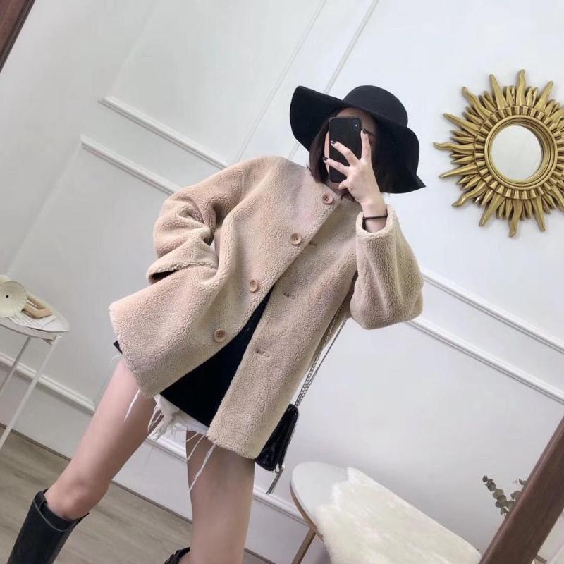 2020 New arrival natural wool Coat Women Real fleece Jacket winter overcoats plus size F1265, White
2020 New arrival natural wool Coat Women Real fleece Jacket winter overcoats plus size F1265, White