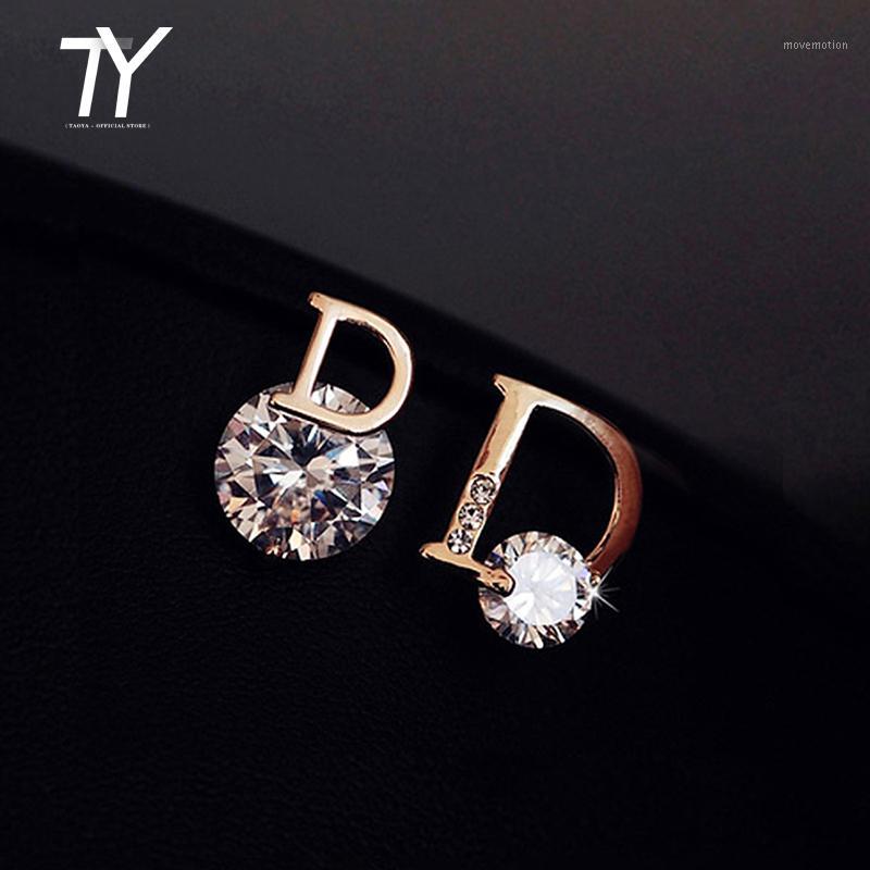 European and American personality shiny d letter asymmetric Earrings sexy party queen Earrings fashion trendsetter lady1
European and American personality shiny d letter asymmetric Earrings sexy party queen Earrings fashion trendsetter lady1