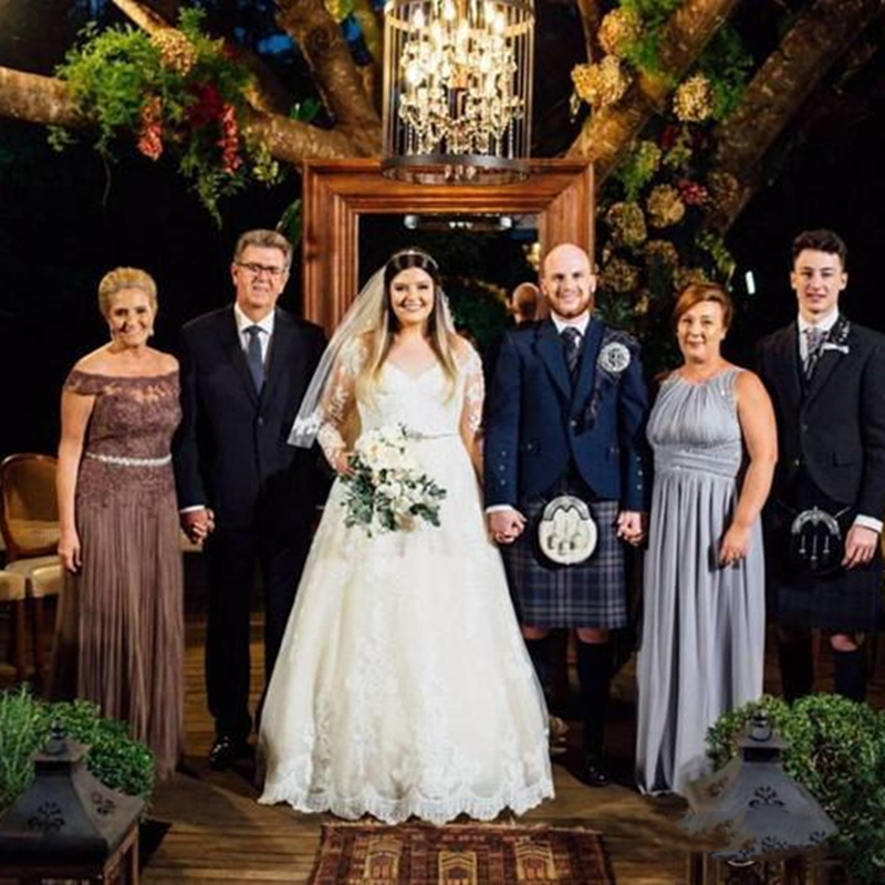 Plus Size V-Neck A Line Wedding Dress With Lace Full Sleeve Back Lace-Up Long Garden Bride Wedding Gowns Court Train 2022 Ivory White Tulle Dresses Ro