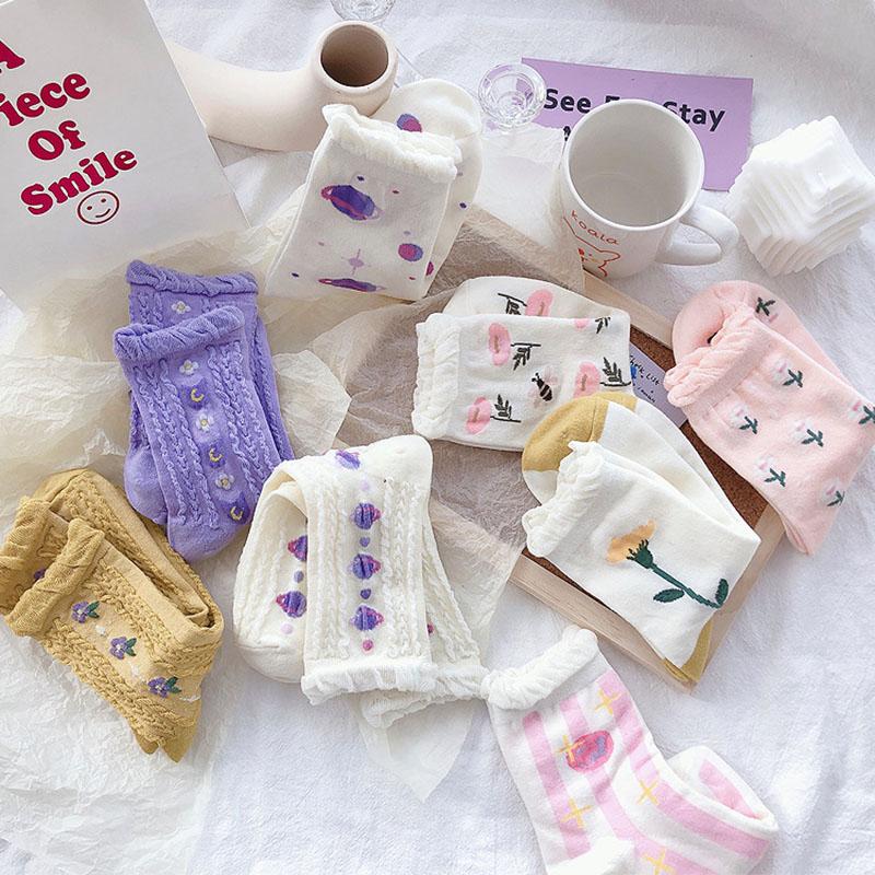 Korean Lace Fresh Floral Funny Socks College Style Art Harajuku Cute Socks Women Candy Color Sokken Skarpetki Calcetines Mujer
Korean Lace Fresh Floral Funny Socks College Style Art Harajuku Cute Socks Women Candy Color Sokken Skarpetki Calcetines Mujer